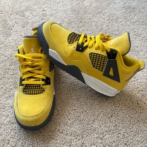 Jordan Retro Kids Size 2Y